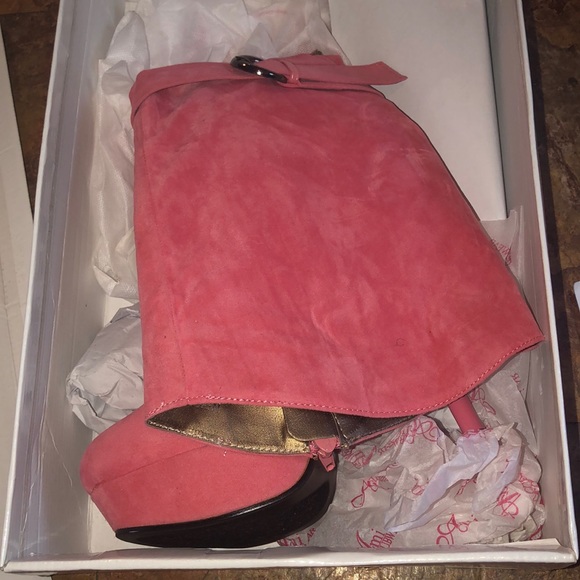 Hells - Picture 2 of 5